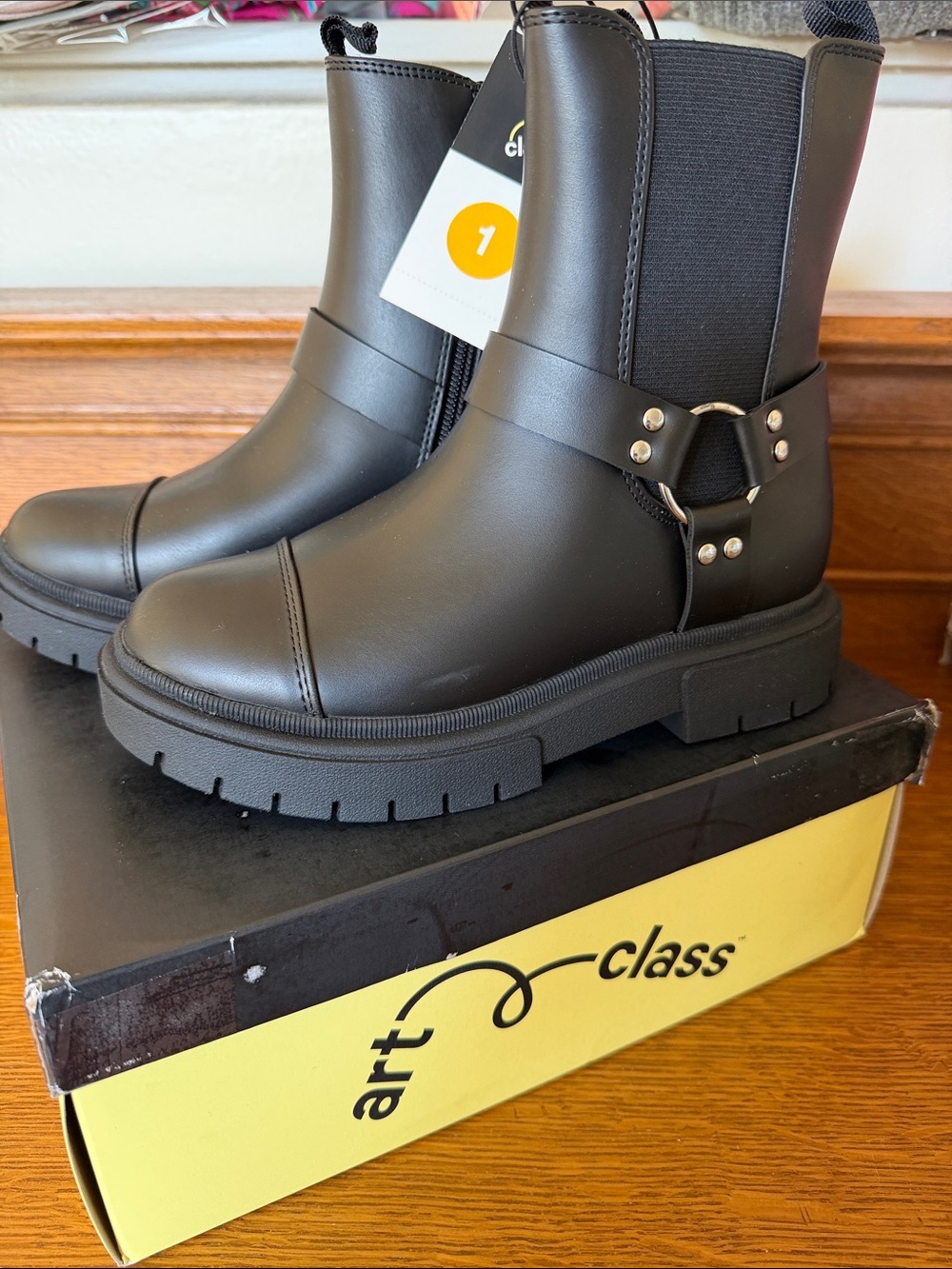 NWT Art Class Crosby boots Harness Ankle Boots - Black Girls size 1